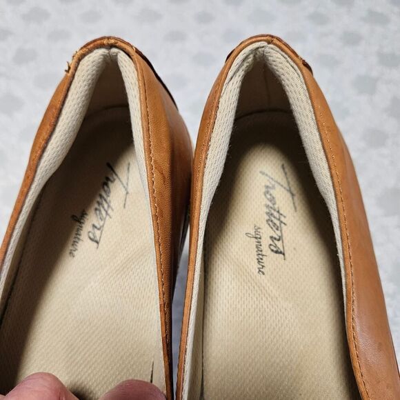 Trotters Accent Espadrille Slip On Size 10W Tan (Luggage Leather) - Picture 11 of 11